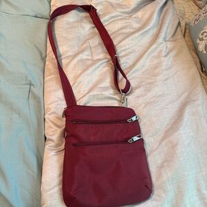 Travelon Maroon Crossbody Bag travel vacation purse anti theft locking zipper